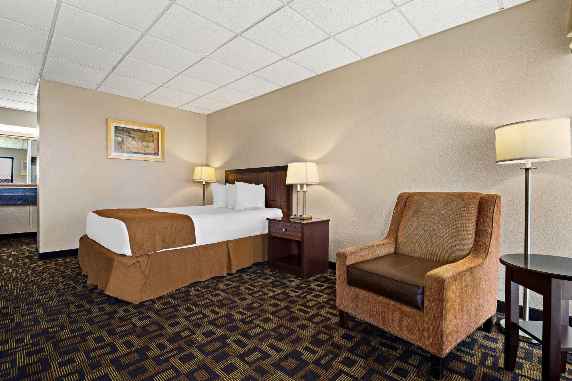 Rodeway Inn McPherson Exterior foto